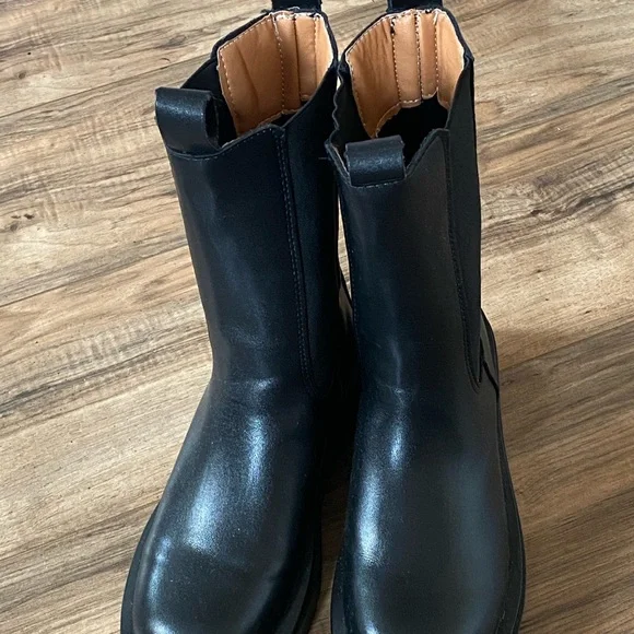 Trendy chunky leather boots - Picture 2 of 6